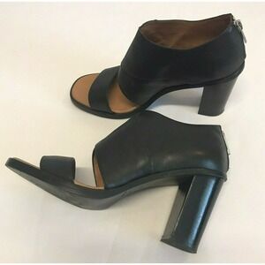 Modern Vintage Black Leather Open Toe Sandals Heels Size 7 M Handmade in Italy